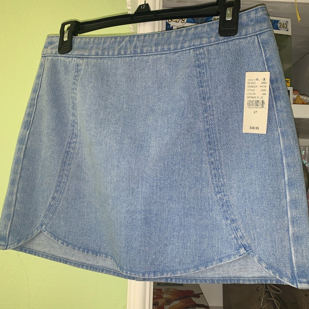 Chic New With Tags Pacsun Skirt!!!